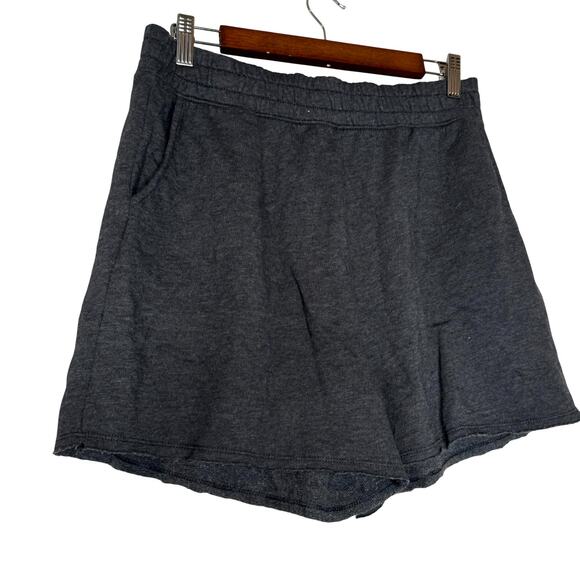 American Eagle Highest Waist Fleece Boyfriend Shorts Black NWT Size Medium - Picture 2 of 9